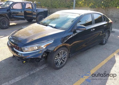 2022 Kia Forte Gt-Line z USA, uszkodzony, nr VIN 3KPF54AD3NE471613
